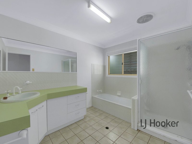 Photo - 86 Booth Avenue, Tannum Sands QLD 4680 - Image 6