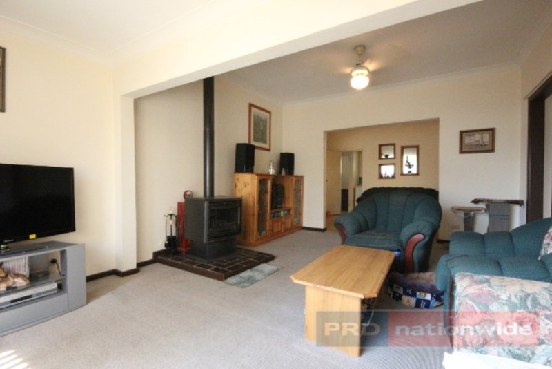 Photo - 86 Broughton Street, Tumut NSW 2720 - Image 8