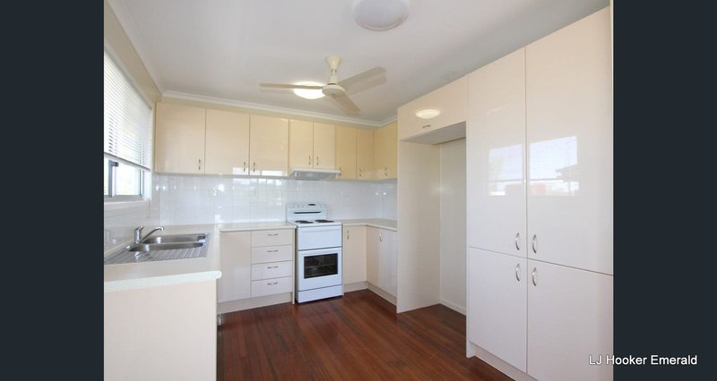 Photo - 86 Burn Street, Capella QLD 4723 - Image 3