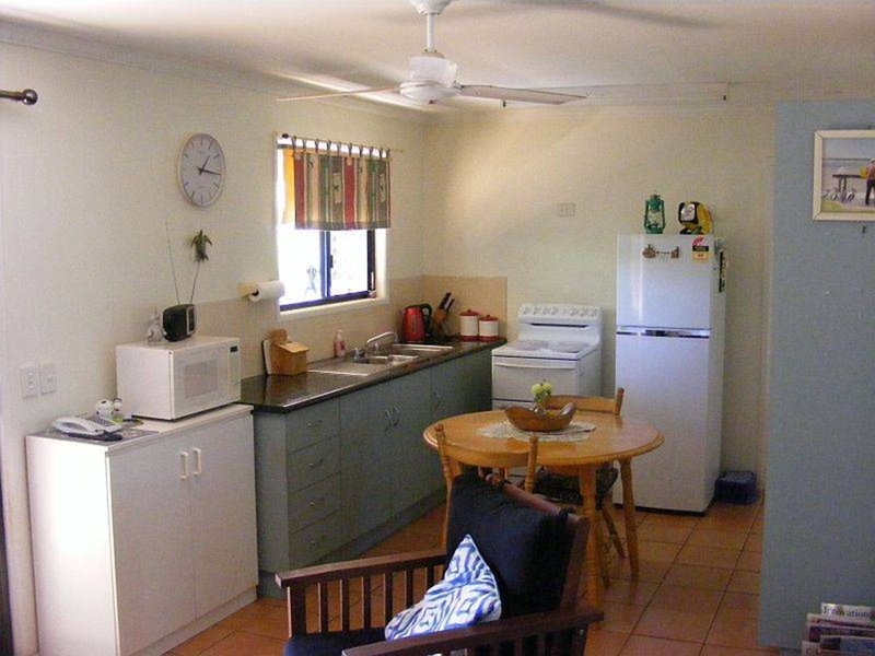 Photo - 86 Cadell Street, Wondai QLD 4606 - Image 2