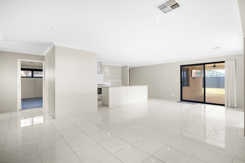 Photo - 86 Camelot Street, Baldivis WA 6171 - Image 10