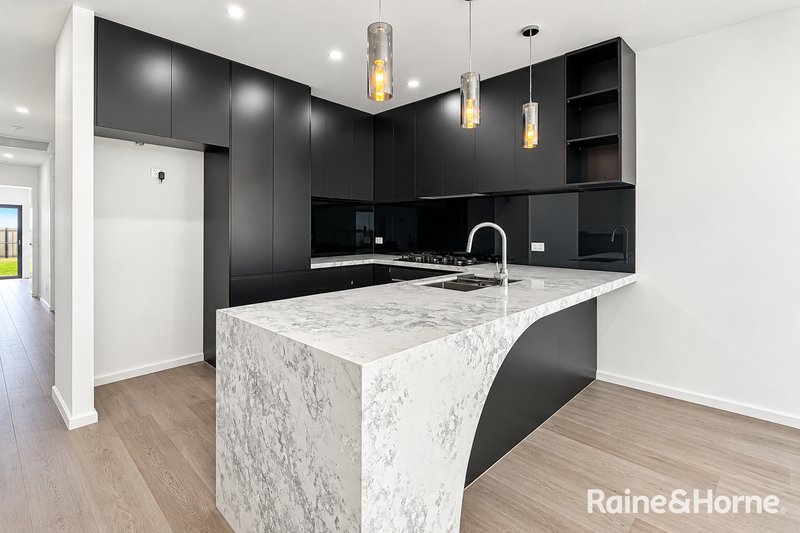Photo - 86 Darwinia Drive, Mickleham VIC 3064 - Image 3