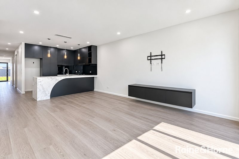 Photo - 86 Darwinia Drive, Mickleham VIC 3064 - Image 4