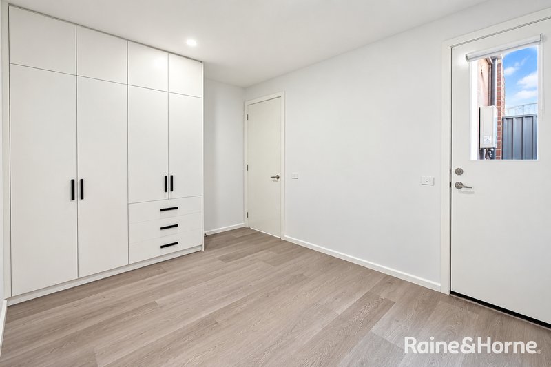 Photo - 86 Darwinia Drive, Mickleham VIC 3064 - Image 7