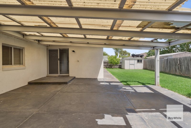 Photo - 86 Delbridge Drive, Sydenham VIC 3037 - Image 10