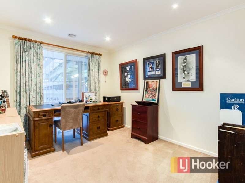 Photo - 86 Duncan Drive, Pakenham VIC 3810 - Image 12