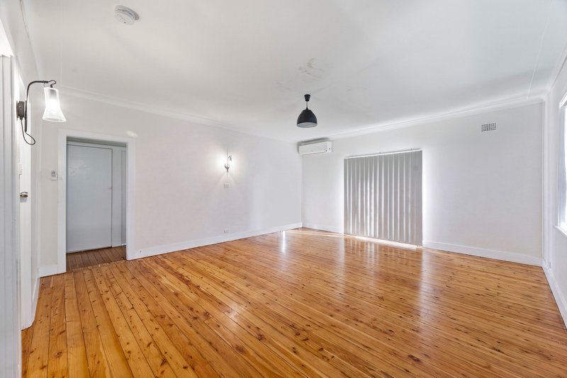 Photo - 86 Elizabeth Crescent, Kingswood NSW 2747 - Image 4