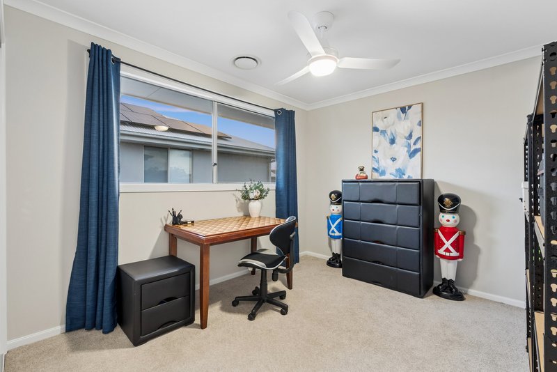 Photo - 86 Emerald Drive, Helensvale QLD 4212 - Image 15