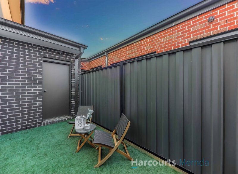 Photo - 86 Gallantry Ave , Craigieburn VIC 3064 - Image 17