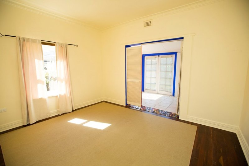 Photo - 86 Gregory Street, Beachlands WA 6530 - Image 5