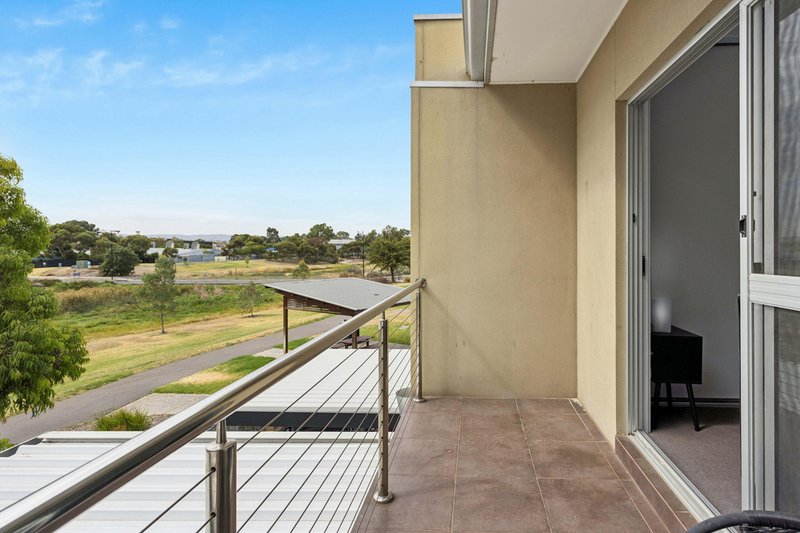 Photo - 86 Harvey Circuit, Mawson Lakes SA 5095 - Image 6