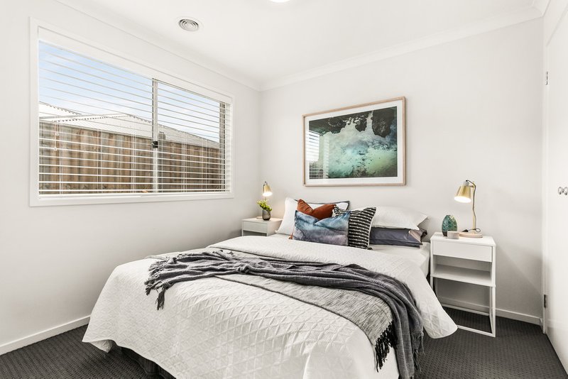 Photo - 86 Hedgevale Drive, Officer VIC 3809 - Image 6