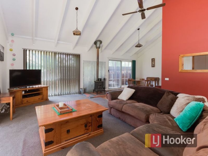 Photo - 86 Huon Park Road, Cranbourne North VIC 3977 - Image 2