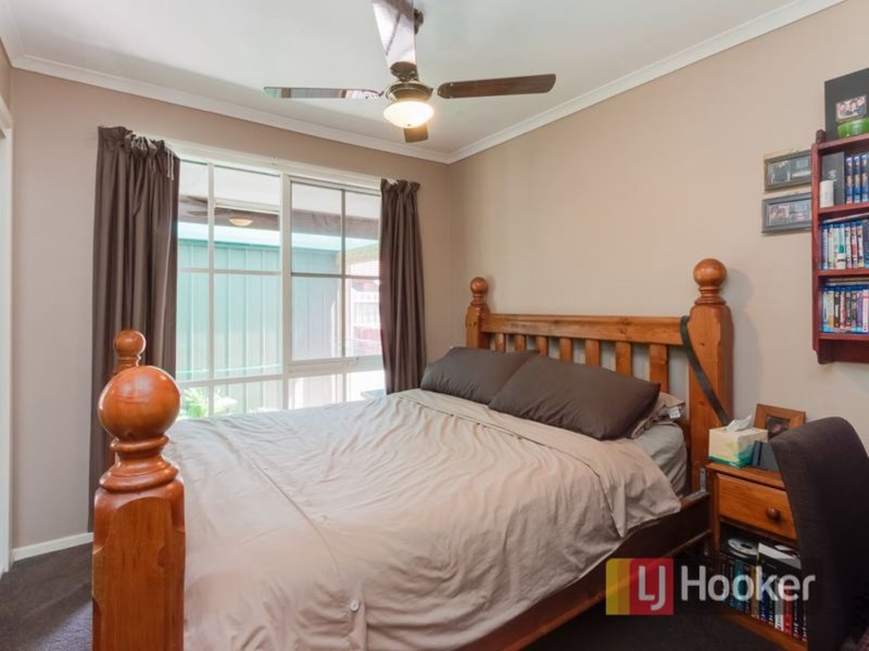 Photo - 86 Huon Park Road, Cranbourne North VIC 3977 - Image 9