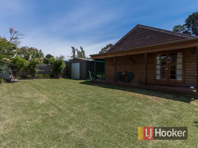 Photo - 86 Huon Park Road, Cranbourne North VIC 3977 - Image 11