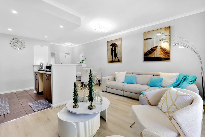 Photo - 8/6 Ibera Way, Success WA 6164 - Image 10