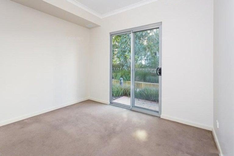 Photo - 8/6 Ibera Way, Success WA 6164 - Image 22