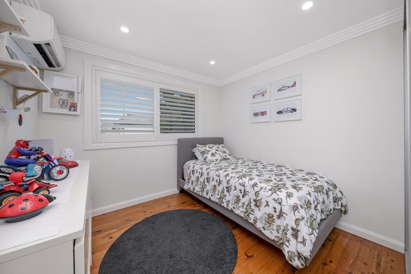 Photo - 86 Jacaranda Drive, Georges Hall NSW 2198 - Image 8