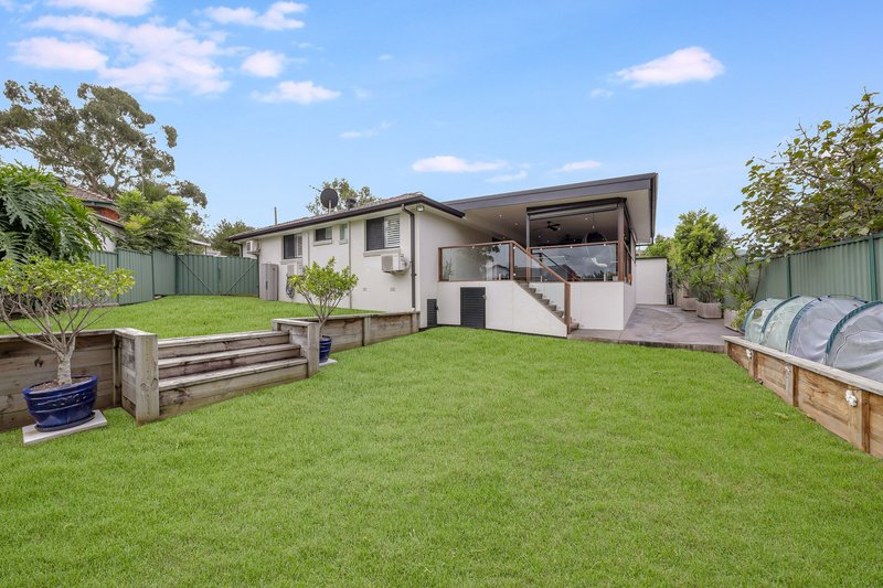 Photo - 86 Jacaranda Drive, Georges Hall NSW 2198 - Image 11