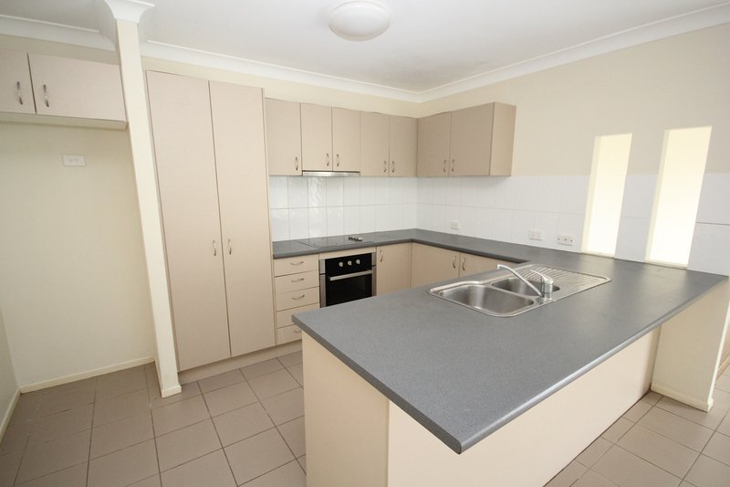 Photo - 86 Jacaranda Drive, Yamanto QLD 4305 - Image 5