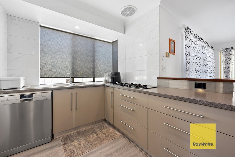 Photo - 86 Kingfisher Avenue, Ballajura WA 6066 - Image 14