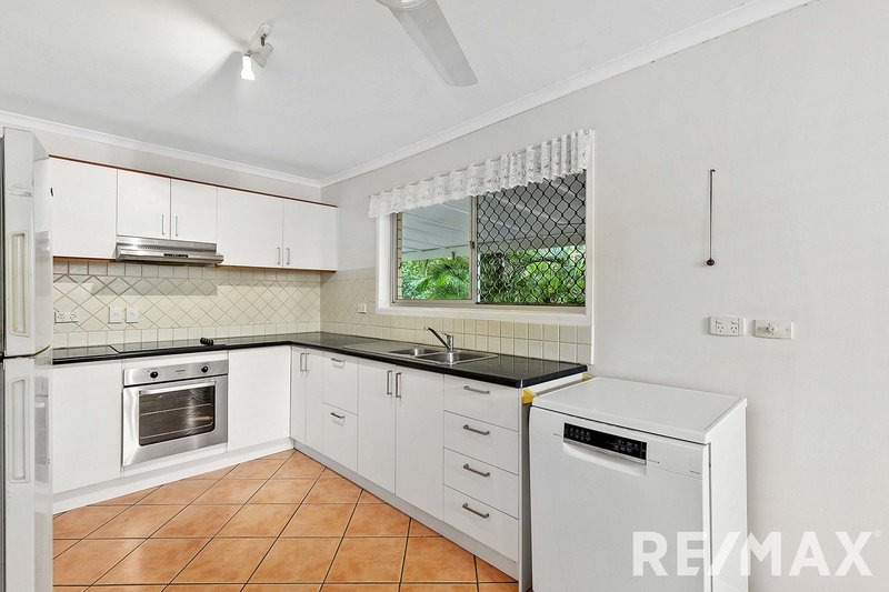 Photo - 86 Lauren Street, Urangan QLD 4655 - Image 5