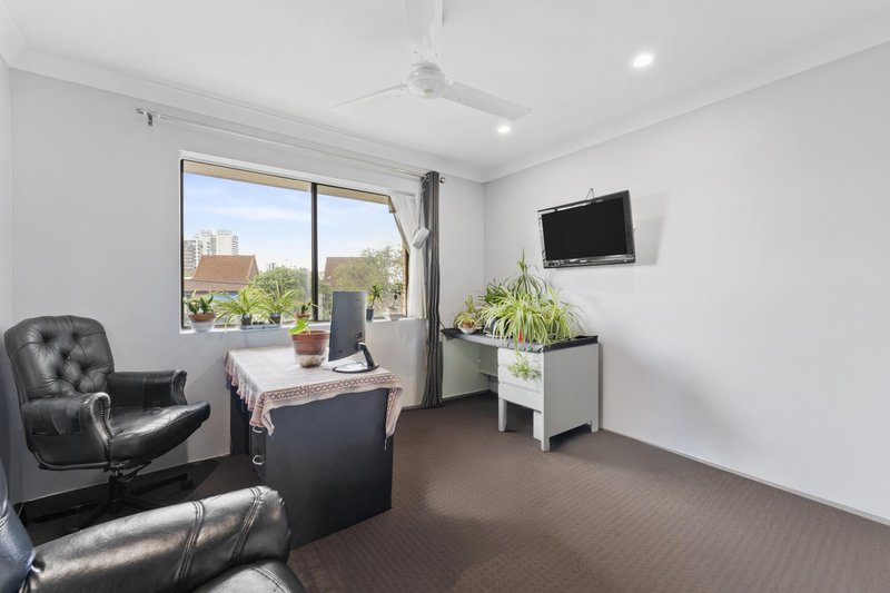 Photo - 8/6 Lenneberg Streeet , Southport QLD 4215 - Image 7