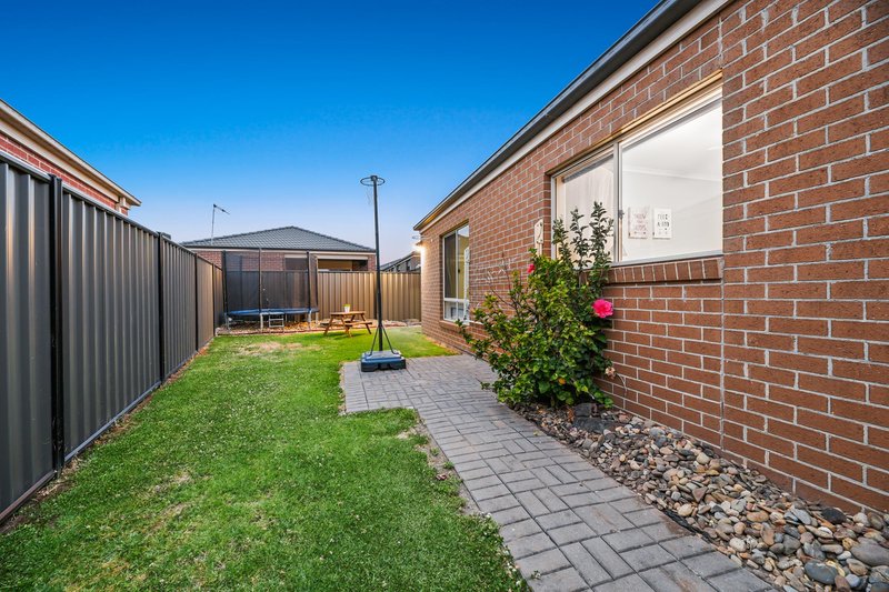 Photo - 86 Mackillop Way, Clyde North VIC 3978 - Image 15