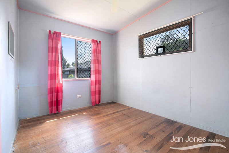 Photo - 86 Mclennan Street, Woody Point QLD 4019 - Image 8