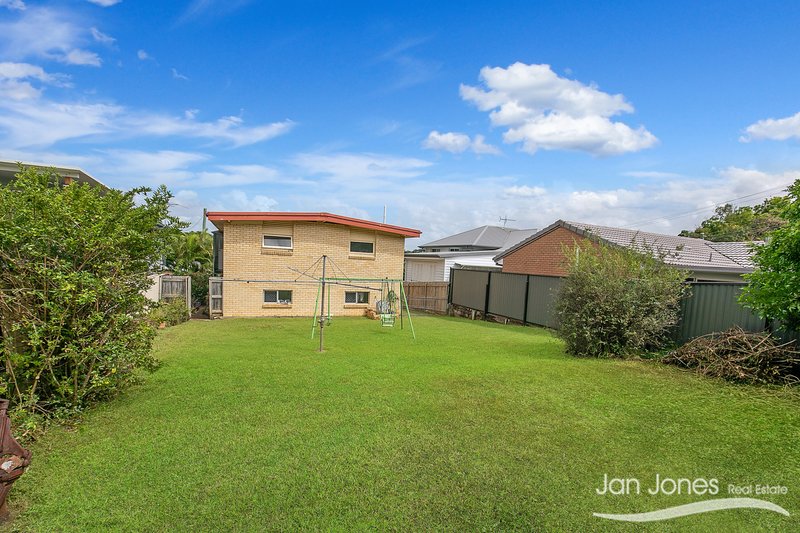 Photo - 86 Mclennan Street, Woody Point QLD 4019 - Image 12