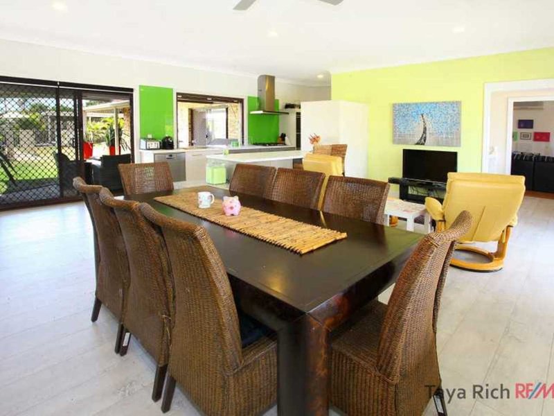 Photo - 86 Merridown Drive, Merrimac QLD 4226 - Image 8