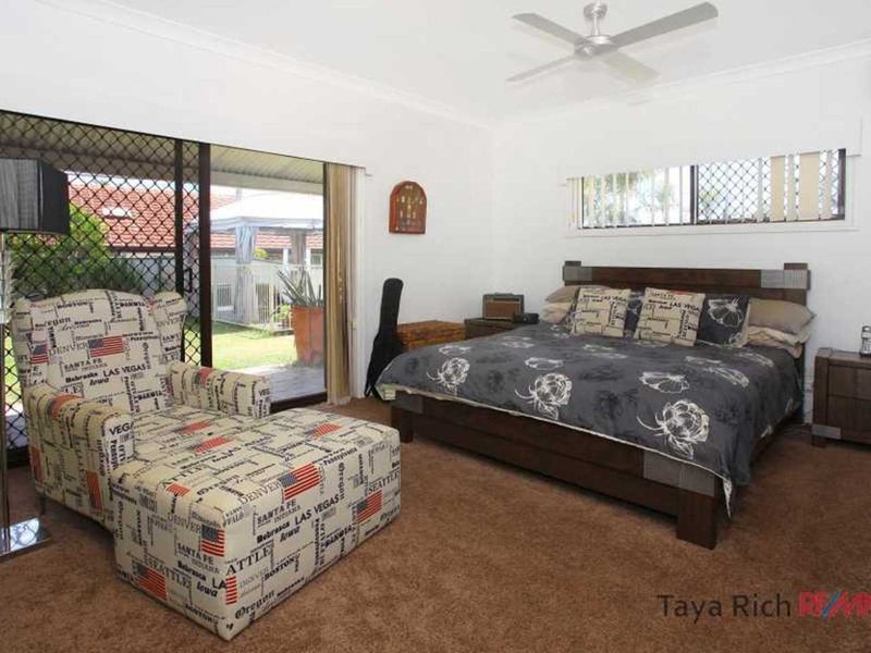 Photo - 86 Merridown Drive, Merrimac QLD 4226 - Image 17