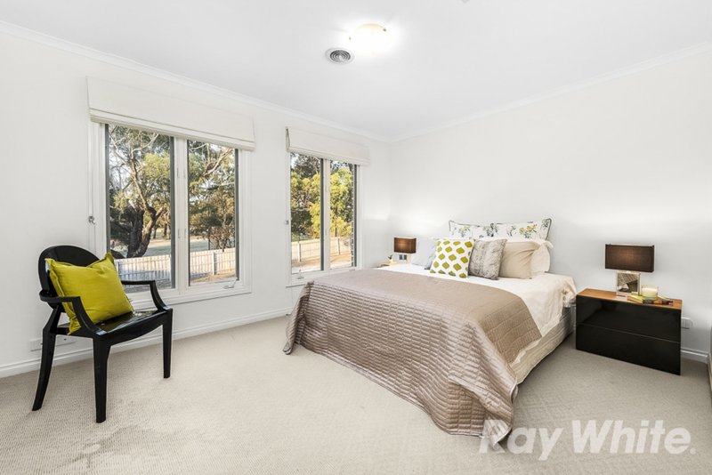 Photo - 86 Murray Drive, Burwood VIC 3125 - Image 7