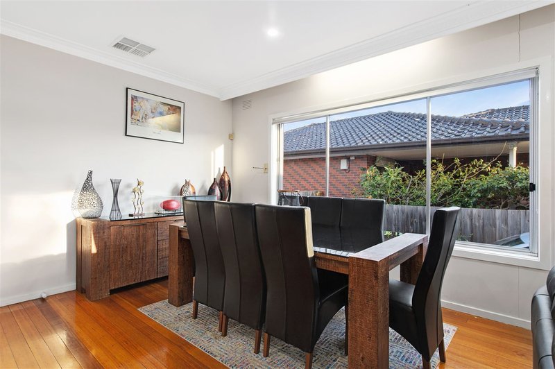 Photo - 86 Oriel Road, Ivanhoe VIC 3079 - Image 3