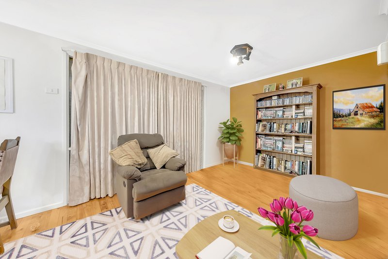 Photo - 86 Peppercorn Parade, Epping VIC 3076 - Image 4