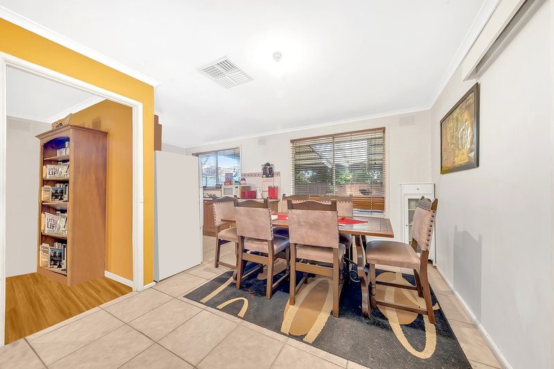 Photo - 86 Peppercorn Parade, Epping VIC 3076 - Image 5