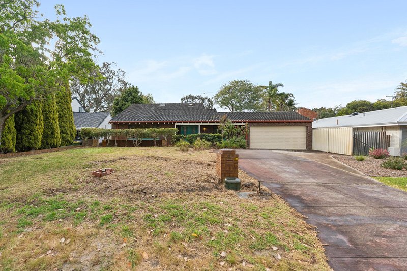 Photo - 86 Regency Drive, Thornlie WA 6108 - Image 1