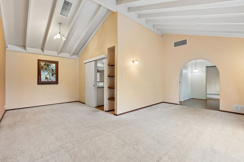 Photo - 86 Regency Drive, Thornlie WA 6108 - Image 2