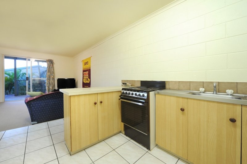 Photo - 8/6 St Martins Lane, Cannonvale QLD 4802 - Image 3