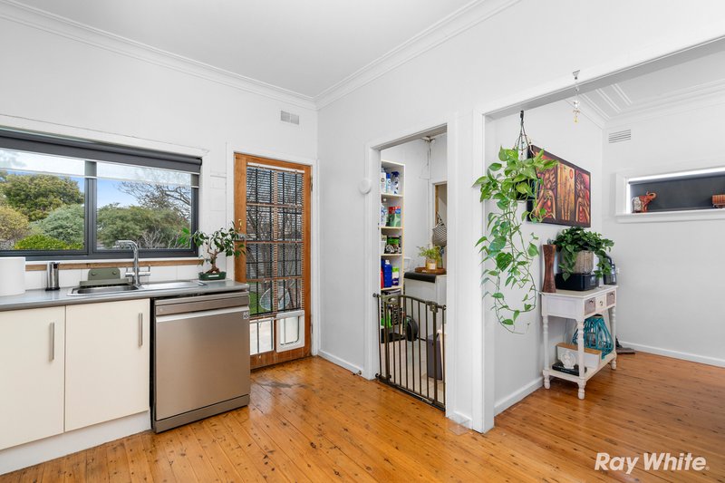 Photo - 86 Tichborne Crescent, Kooringal NSW 2650 - Image 6