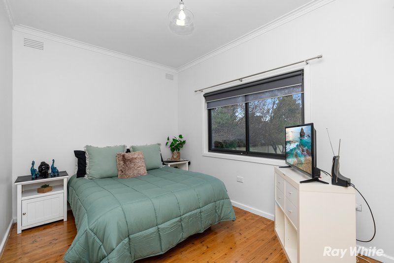 Photo - 86 Tichborne Crescent, Kooringal NSW 2650 - Image 7