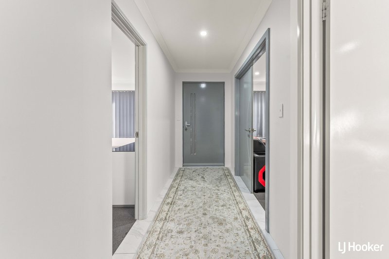 Photo - 86 Verdant Crescent, Seville Grove WA 6112 - Image 2
