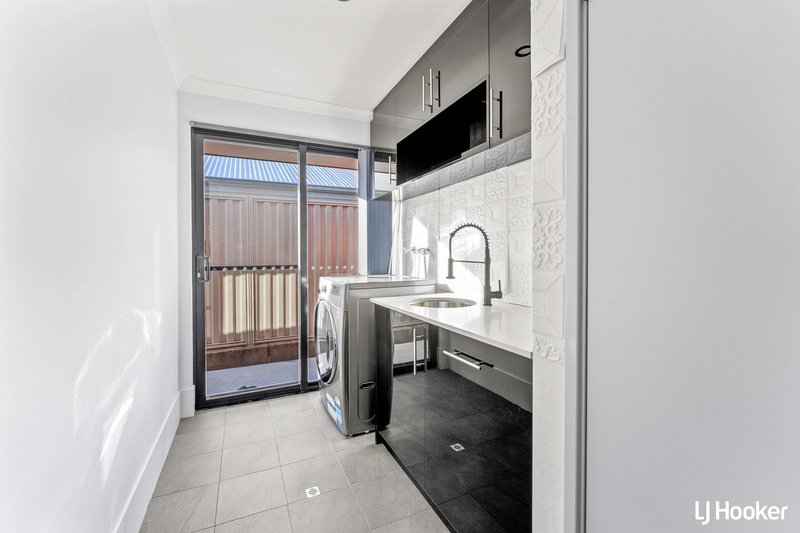 Photo - 86 Verdant Crescent, Seville Grove WA 6112 - Image 9