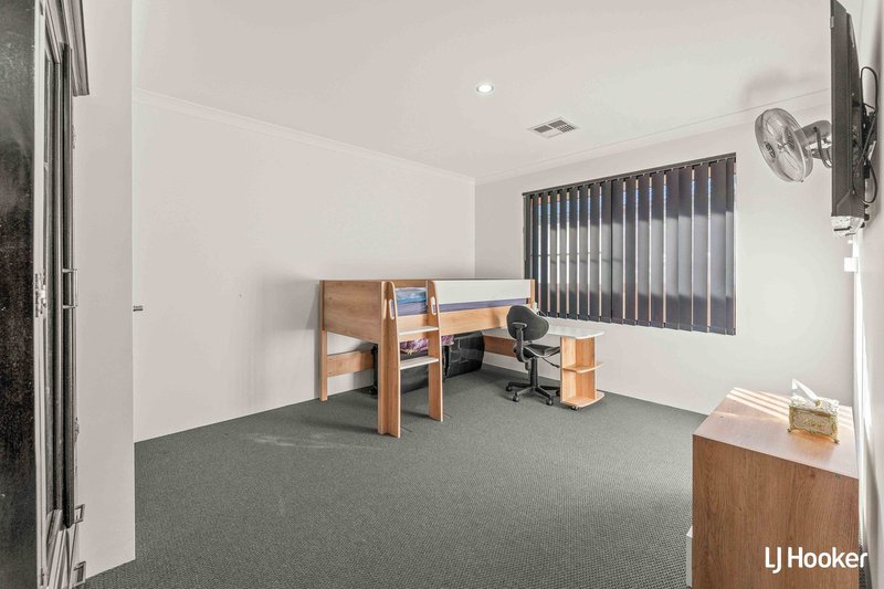 Photo - 86 Verdant Crescent, Seville Grove WA 6112 - Image 13