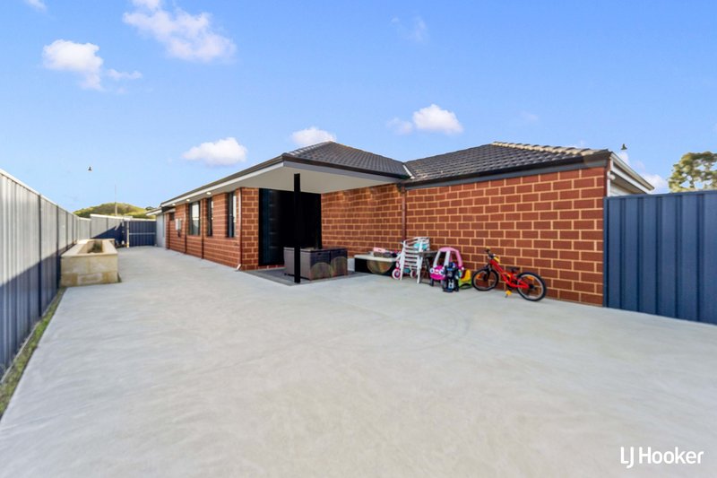 Photo - 86 Verdant Crescent, Seville Grove WA 6112 - Image 23