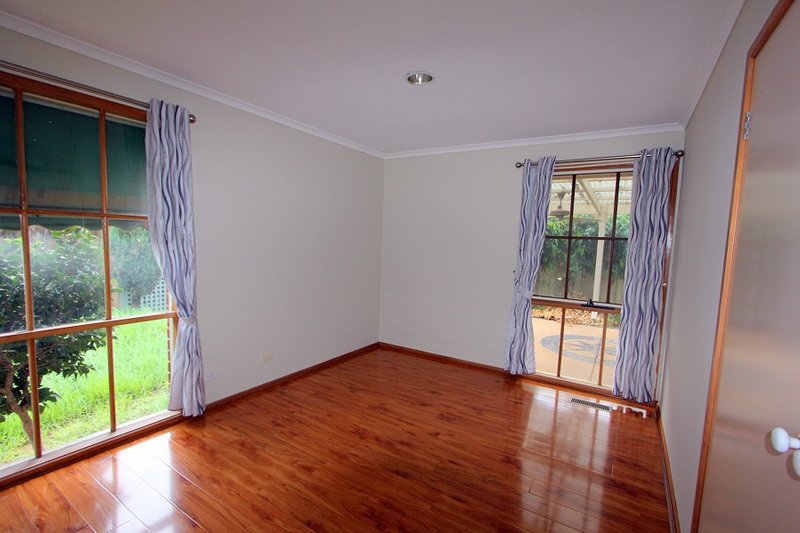 Photo - 86 Waverley Park Drive, Cranbourne North VIC 3977 - Image 13