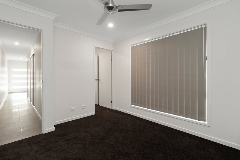 Photo - 86 Welford Circuit, Yarrabilba QLD 4207 - Image 8