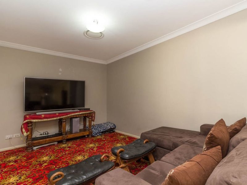 Photo - 86 Woodlark Crescent, Parkinson QLD 4115 - Image 6