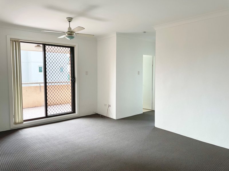 Photo - 8/60 Campbell Street, Wollongong NSW 2500 - Image 3