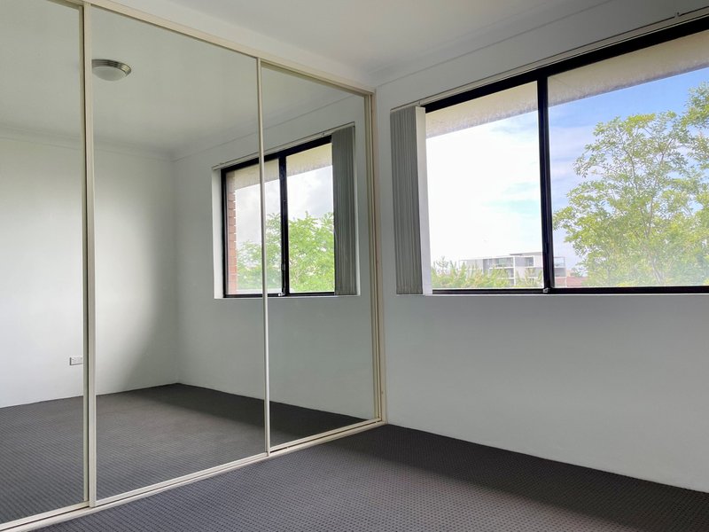 Photo - 8/60 Campbell Street, Wollongong NSW 2500 - Image 5